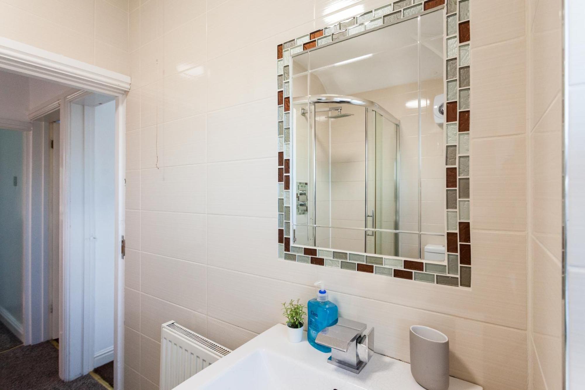 Apartment Cosy 3 Bedroom House In Quiet Residential Area *
