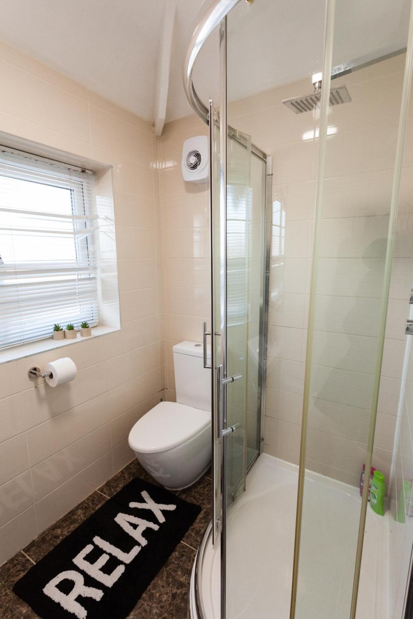 Apartment Cosy 3 Bedroom House In Quiet Residential Area