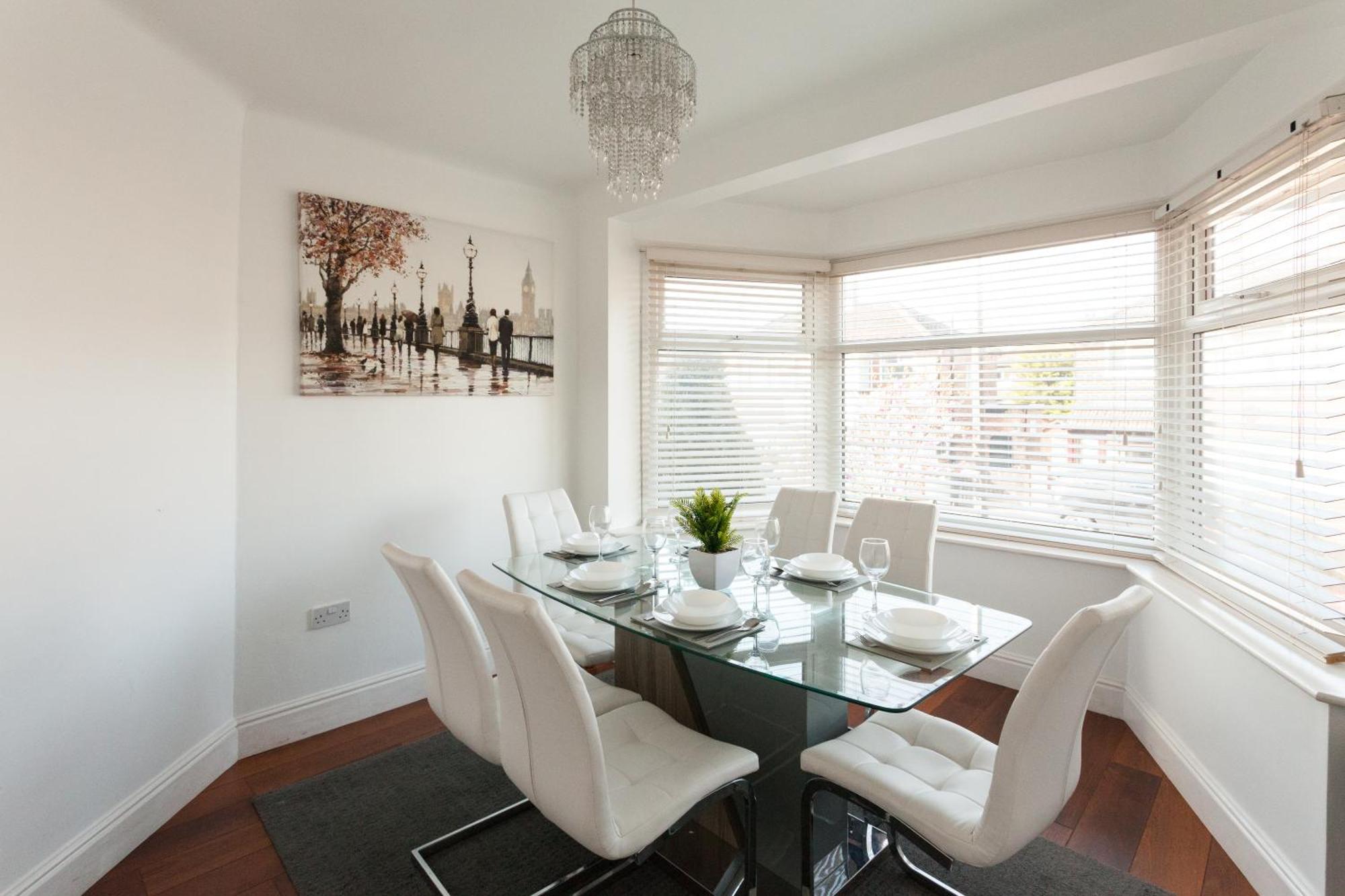 Cosy 3 Bedroom House In Quiet Residential Area * Manchester